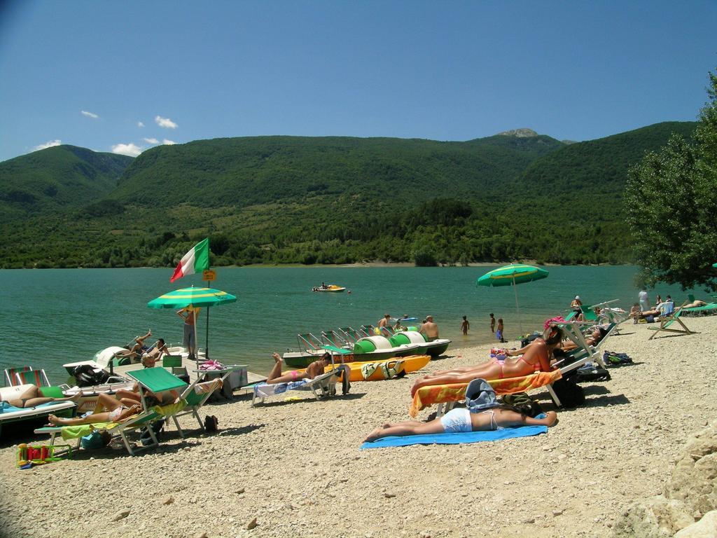 Hotel Il Vecchio Pescatore Villetta Barrea Exterior foto